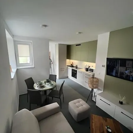 Autochom Apartment *